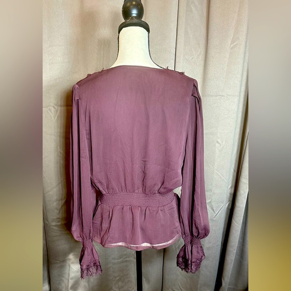 Romantic Express v-neck blouse - Picture 2 of 2